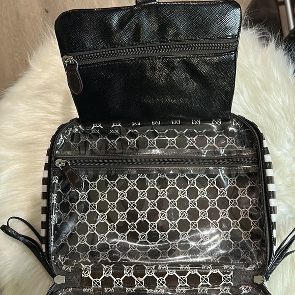 EUC HENRI BENDEL MEGAN HESS TRAVEL CASE - Picture 15 of 16